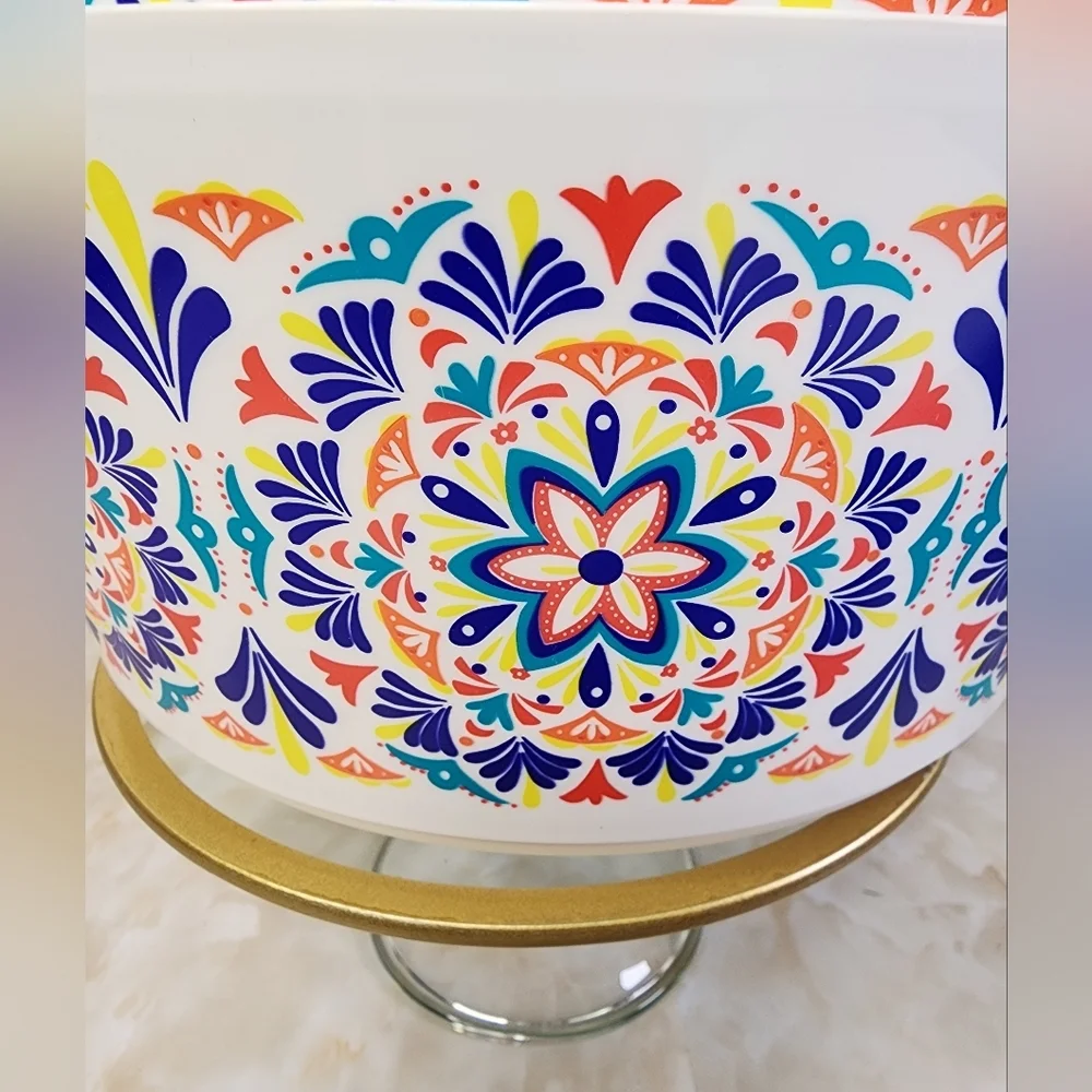 New Tupperware Colorful Serving Bowl - Picture 4 of 4